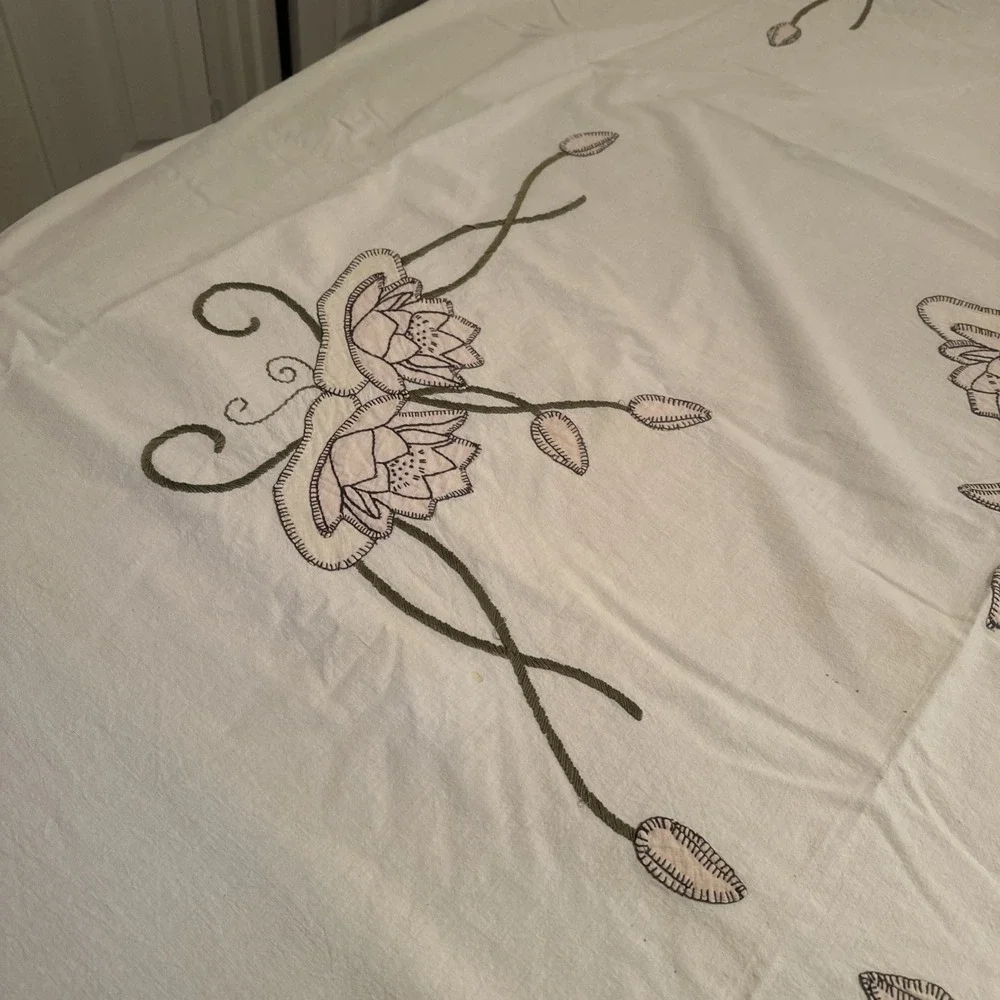 Vtg Hand Embroidered Floral Cottagecream 88